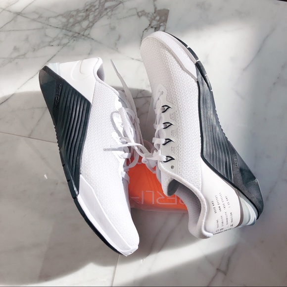 Nike Shoes - Metcon 5